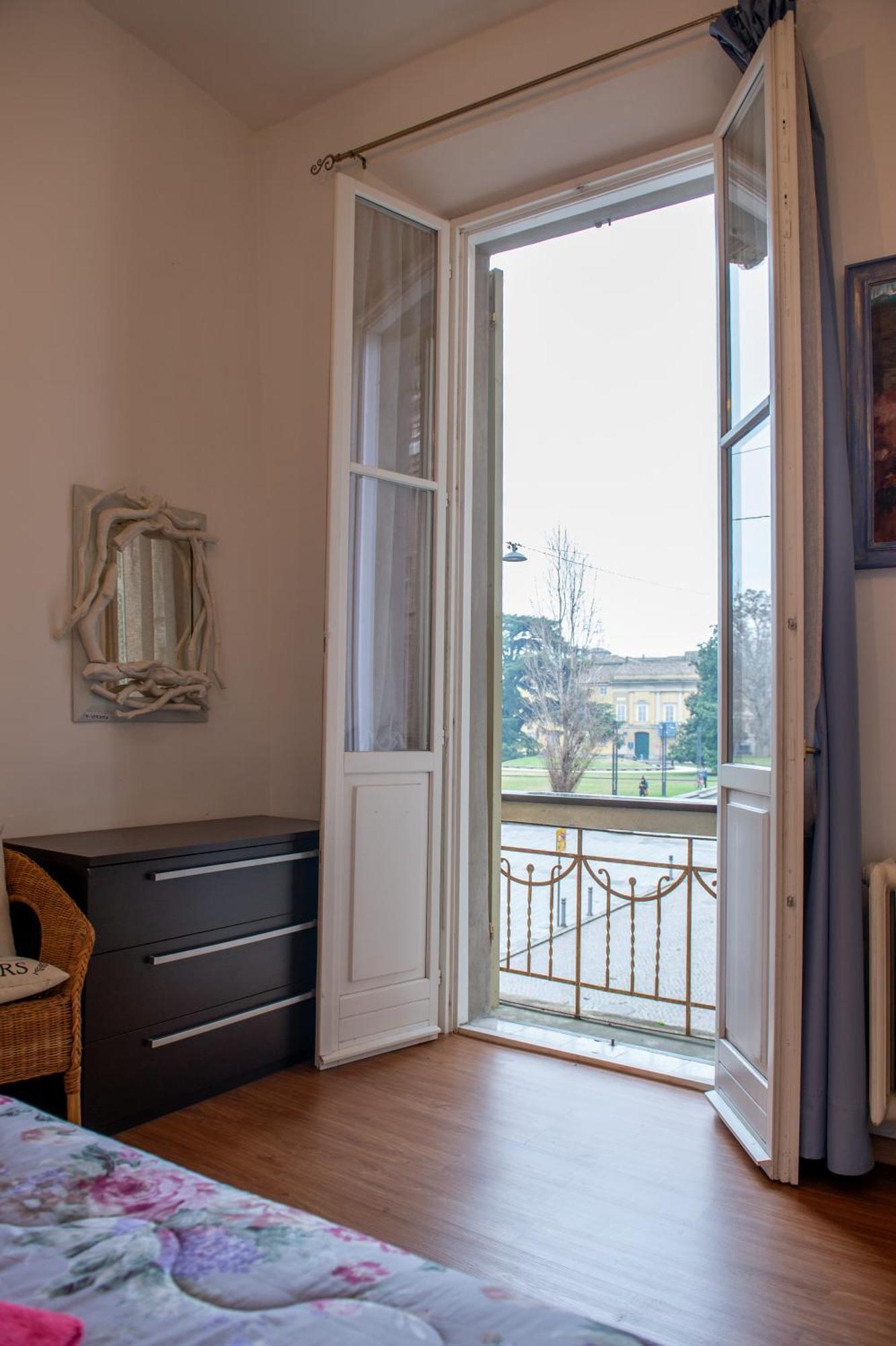 Il Borgo Appartamento Clelia Parma Luaran gambar