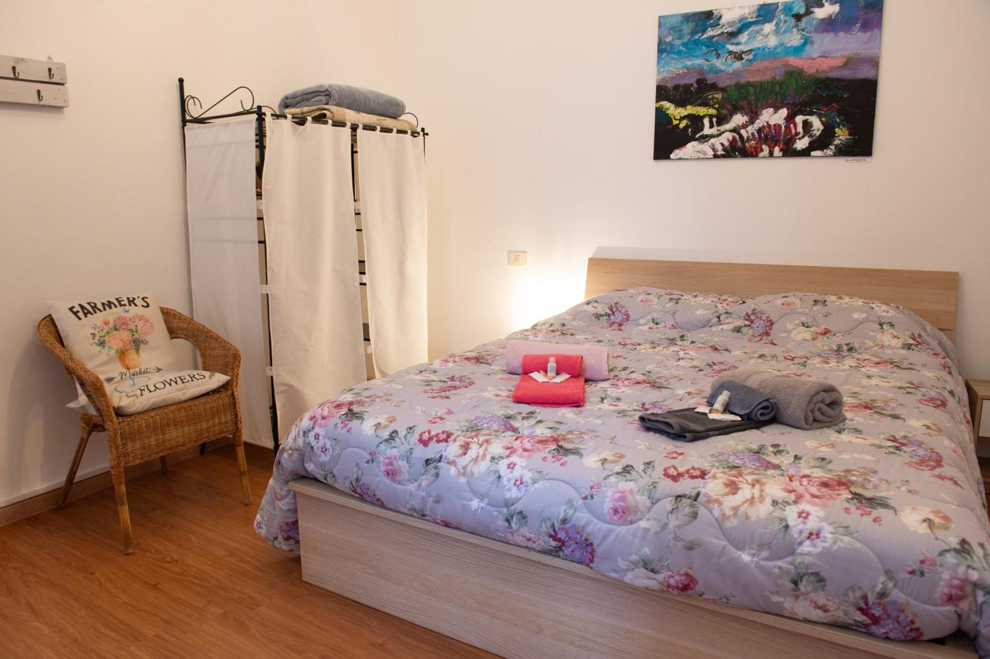 Il Borgo Appartamento Clelia Parma Luaran gambar